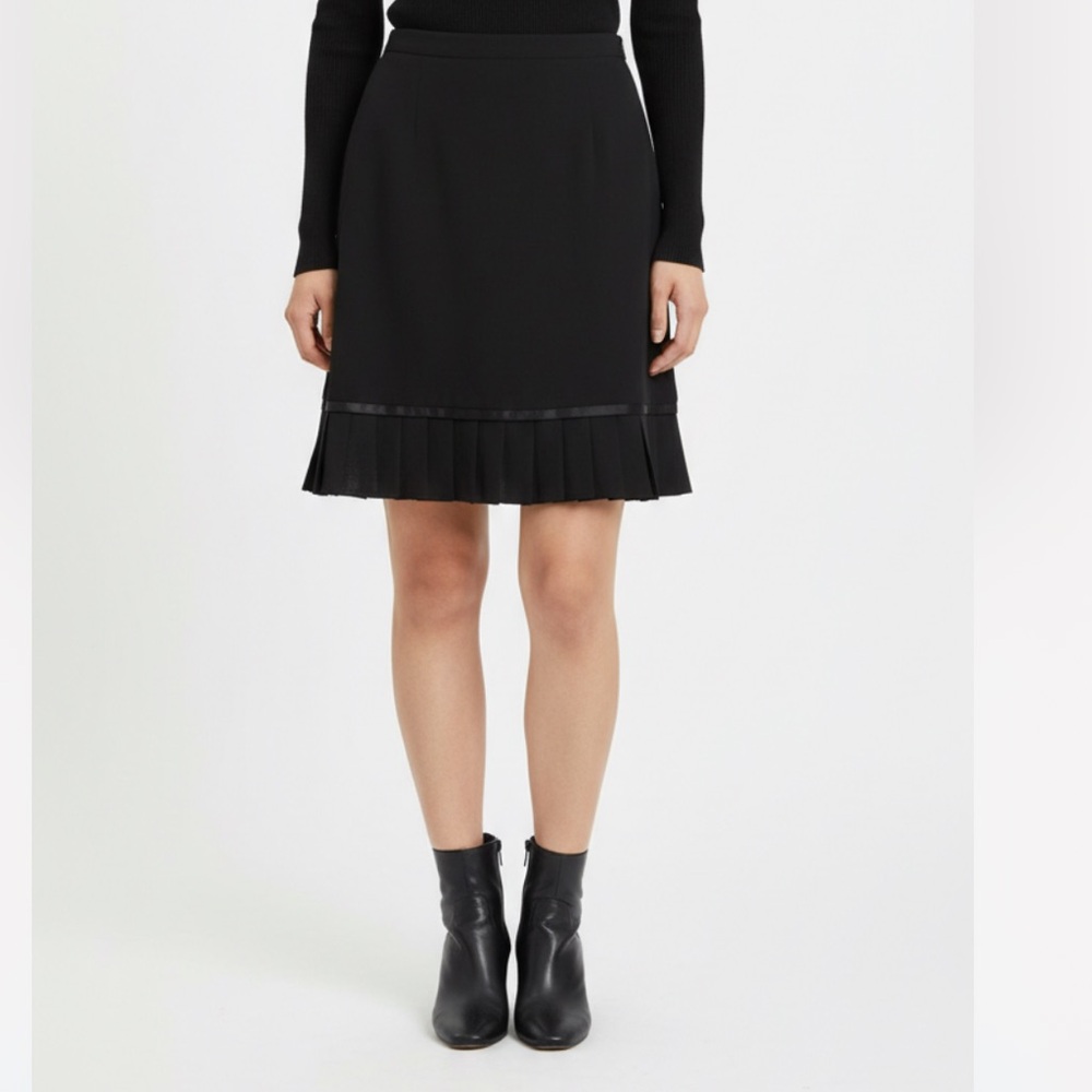 SALE  3️⃣for 1️⃣ Black skirt pleated hem  - black - medium -NWOT